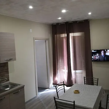 Reby Casa Vacanza 2 דירה פלרמו